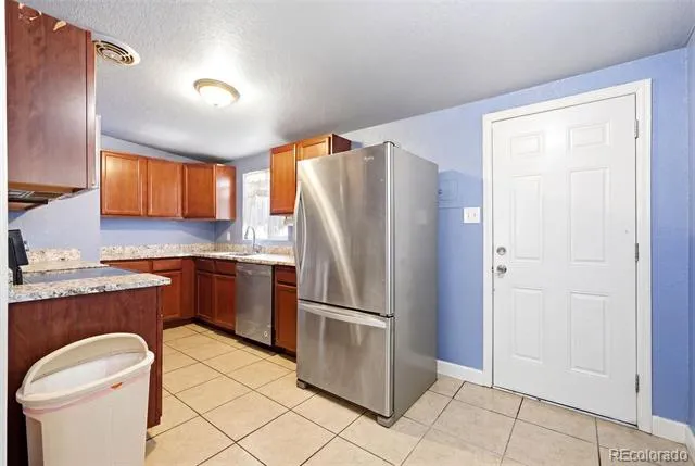 1225 Dallas Street Aurora, CO 80010
