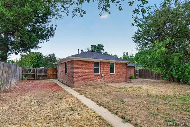 1316 Fulton Street Aurora, CO 80010