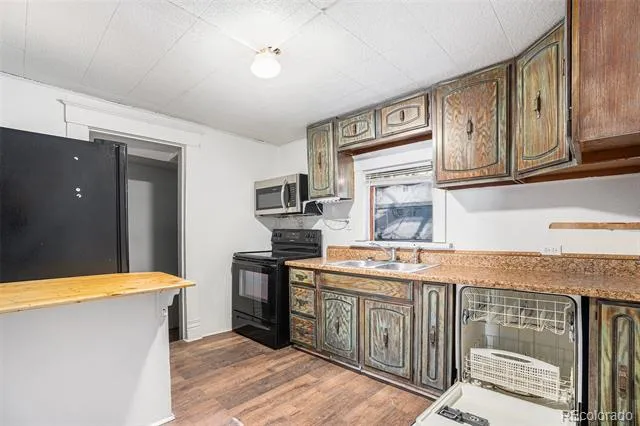 1010-1012 West Street Pueblo, CO 81003