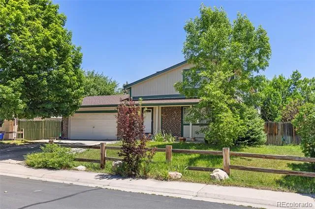 1584 S Fraser Way Aurora, CO 80012