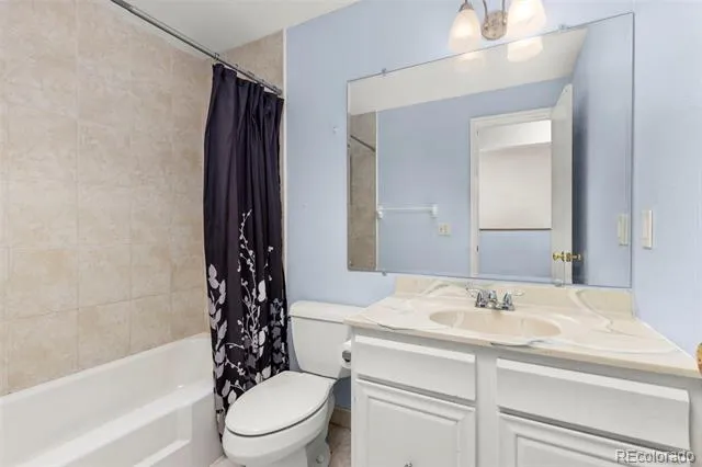 1584 S Fraser Way Aurora, CO 80012