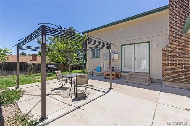 1584 S Fraser Way Aurora, CO 80012