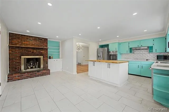520 Iola Street Aurora, CO 80010