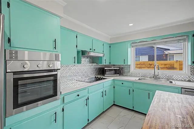 520 Iola Street Aurora, CO 80010