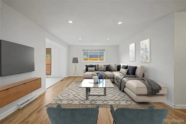 520 Iola Street Aurora, CO 80010