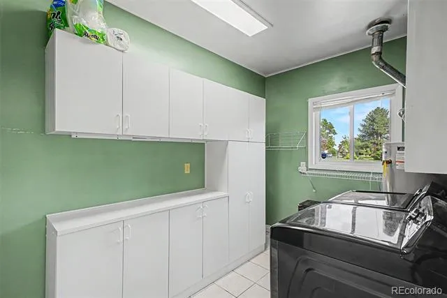 520 Iola Street Aurora, CO 80010