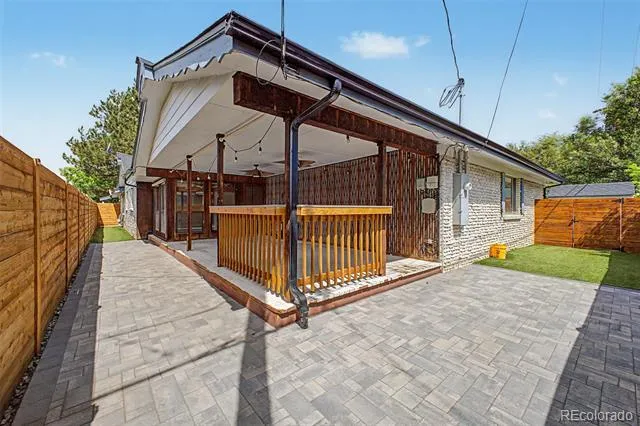 520 Iola Street Aurora, CO 80010