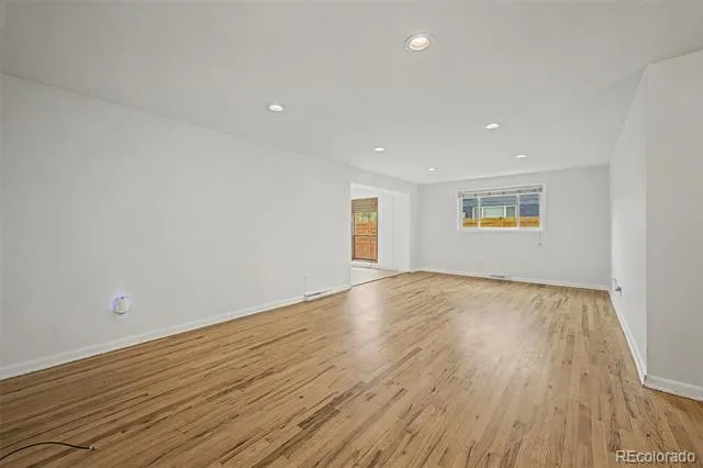 520 Iola Street Aurora, CO 80010