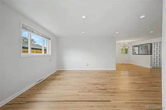 520 Iola Street Aurora, CO 80010