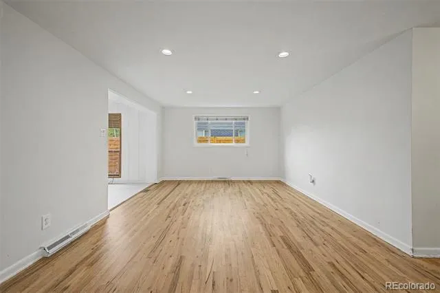 520 Iola Street Aurora, CO 80010