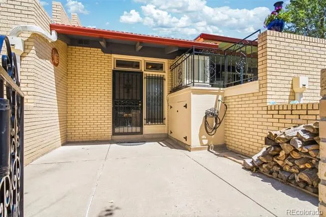 2654 S Ames Way Lakewood, CO 80227
