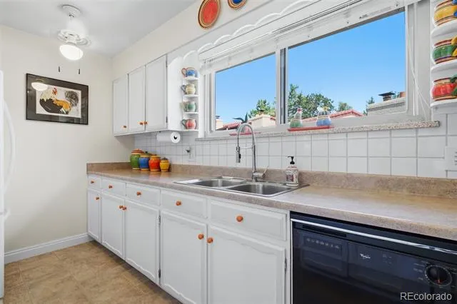 2654 S Ames Way Lakewood, CO 80227