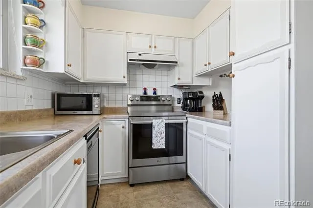 2654 S Ames Way Lakewood, CO 80227