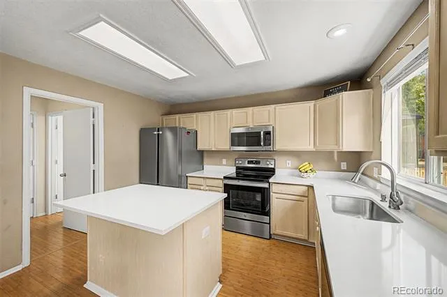 19584 E Ithaca Place Aurora, CO 80013