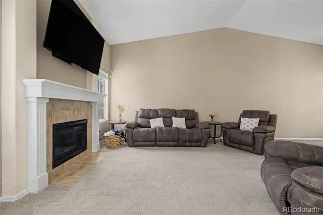 19584 E Ithaca Place Aurora, CO 80013