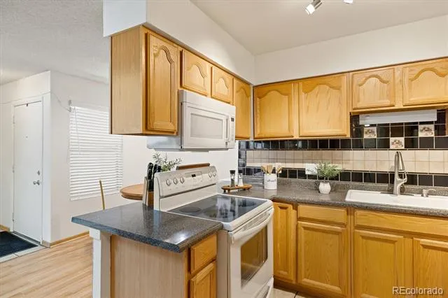 1820 Newland Court #204 Lakewood, CO 80214