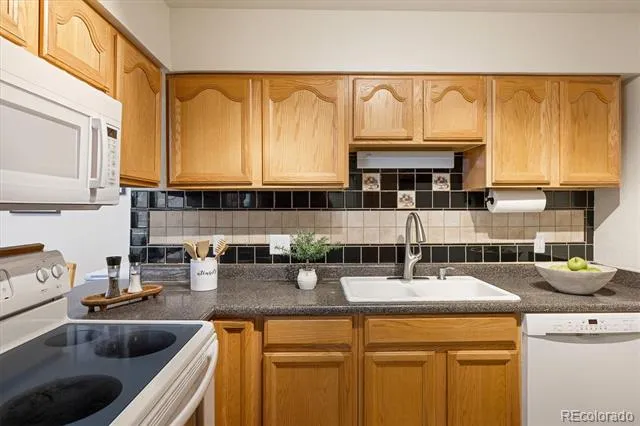 1820 Newland Court #204 Lakewood, CO 80214