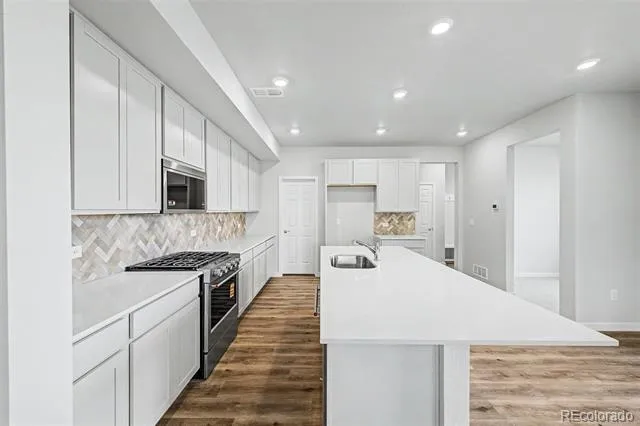5802 Perth Street Aurora, CO 80019