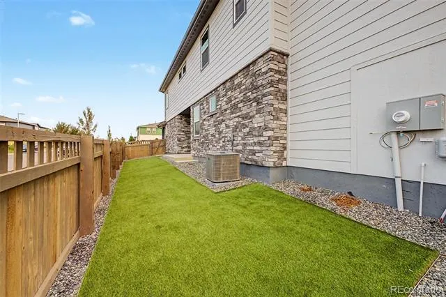5802 Perth Street Aurora, CO 80019