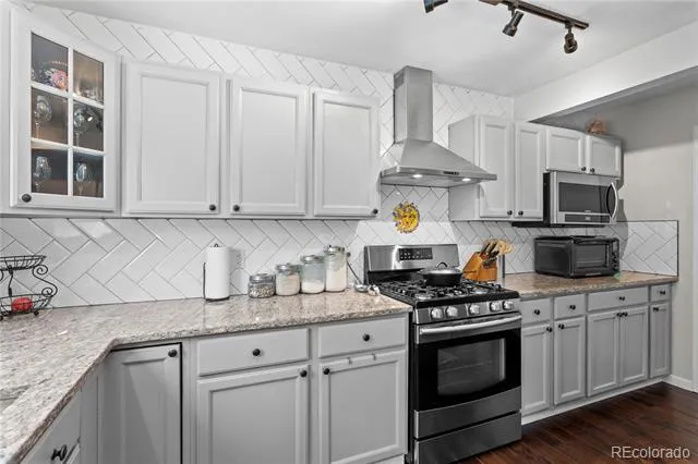 2212 Hyacinth Road Littleton, CO 80129