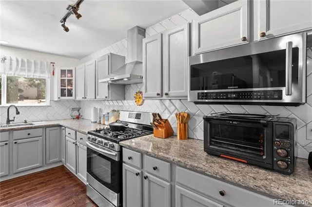2212 Hyacinth Road Littleton, CO 80129