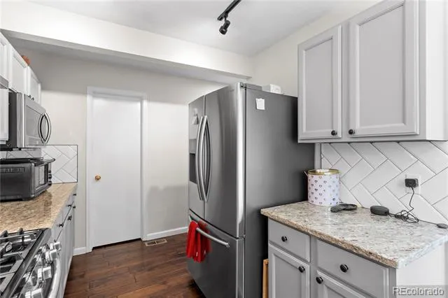 2212 Hyacinth Road Littleton, CO 80129