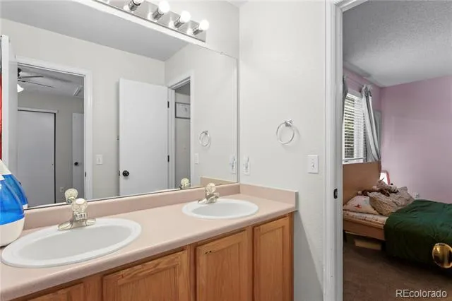 2212 Hyacinth Road Littleton, CO 80129