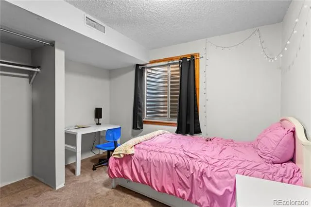 2212 Hyacinth Road Littleton, CO 80129
