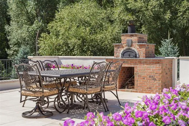 24 Pourtales Road Colorado Springs, CO 80906