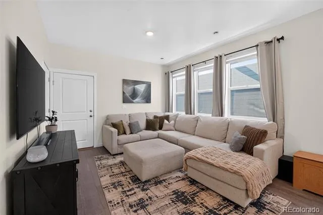 592 Thoroughbred Lane Johnstown, CO 80534