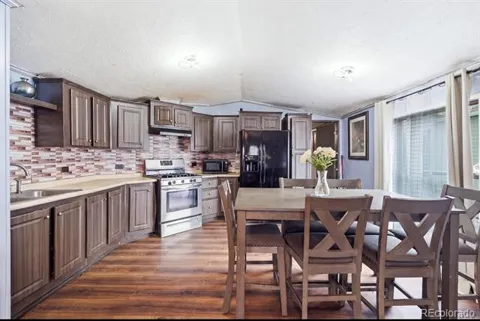 1500 W thornton pkwy Parkway