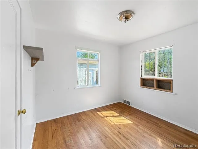 1608 Oakland Street Aurora, CO 80010