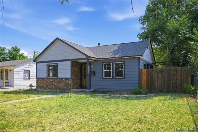 1608 Oakland Street Aurora, CO 80010