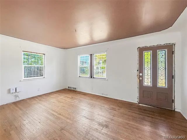 1608 Oakland Street Aurora, CO 80010