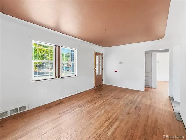1608 Oakland Street Aurora, CO 80010