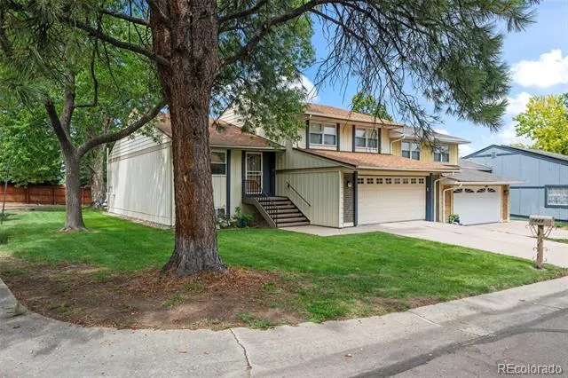 7449 W Maple Drive Lakewood, CO 80226