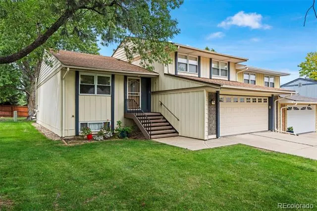7449 W Maple Drive Lakewood, CO 80226