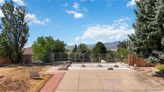 2703 S Cole Court Denver, CO 80228