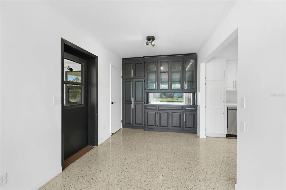2723 LYNNHURST STREET Sarasota, FL 34239