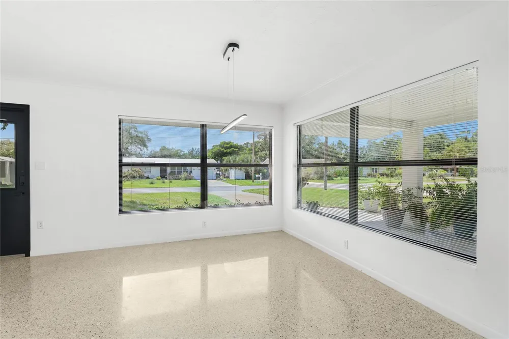 2723 LYNNHURST STREET Sarasota, FL 34239