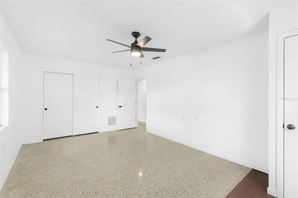 2723 LYNNHURST STREET Sarasota, FL 34239