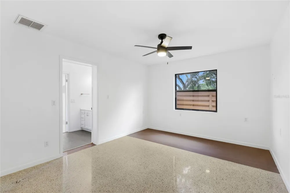 2723 LYNNHURST STREET Sarasota, FL 34239
