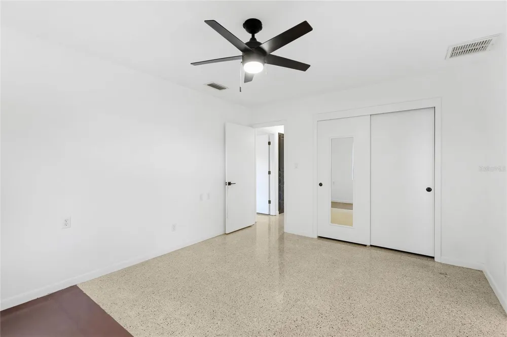 2723 LYNNHURST STREET Sarasota, FL 34239