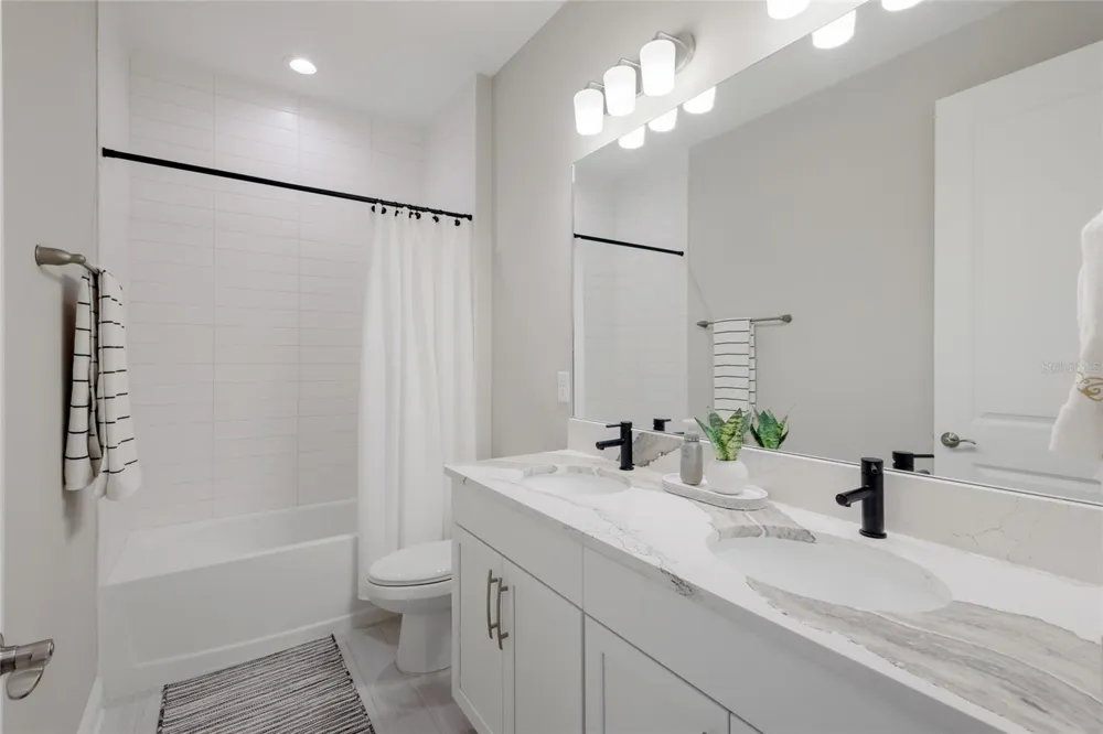 16925 SERAPHIC TRAIL Bradenton, FL 34211