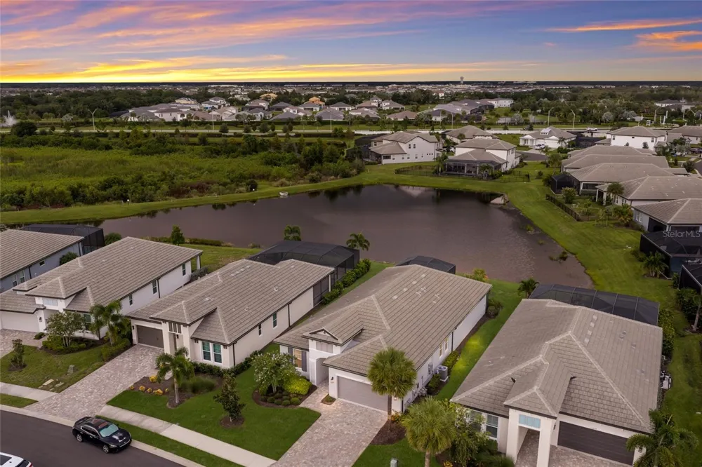 16925 SERAPHIC TRAIL Bradenton, FL 34211