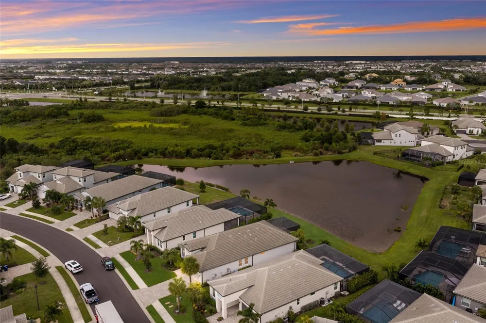 16925 SERAPHIC TRAIL Bradenton, FL 34211
