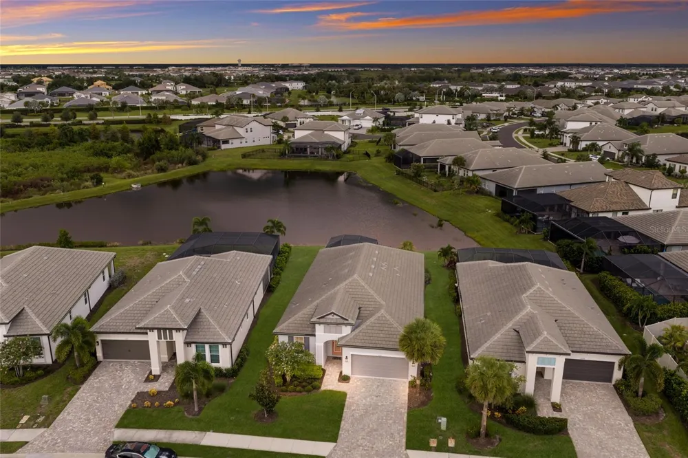 16925 SERAPHIC TRAIL Bradenton, FL 34211