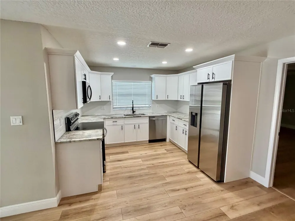 1202 MANDARIN DRIVE Holiday, FL 34691