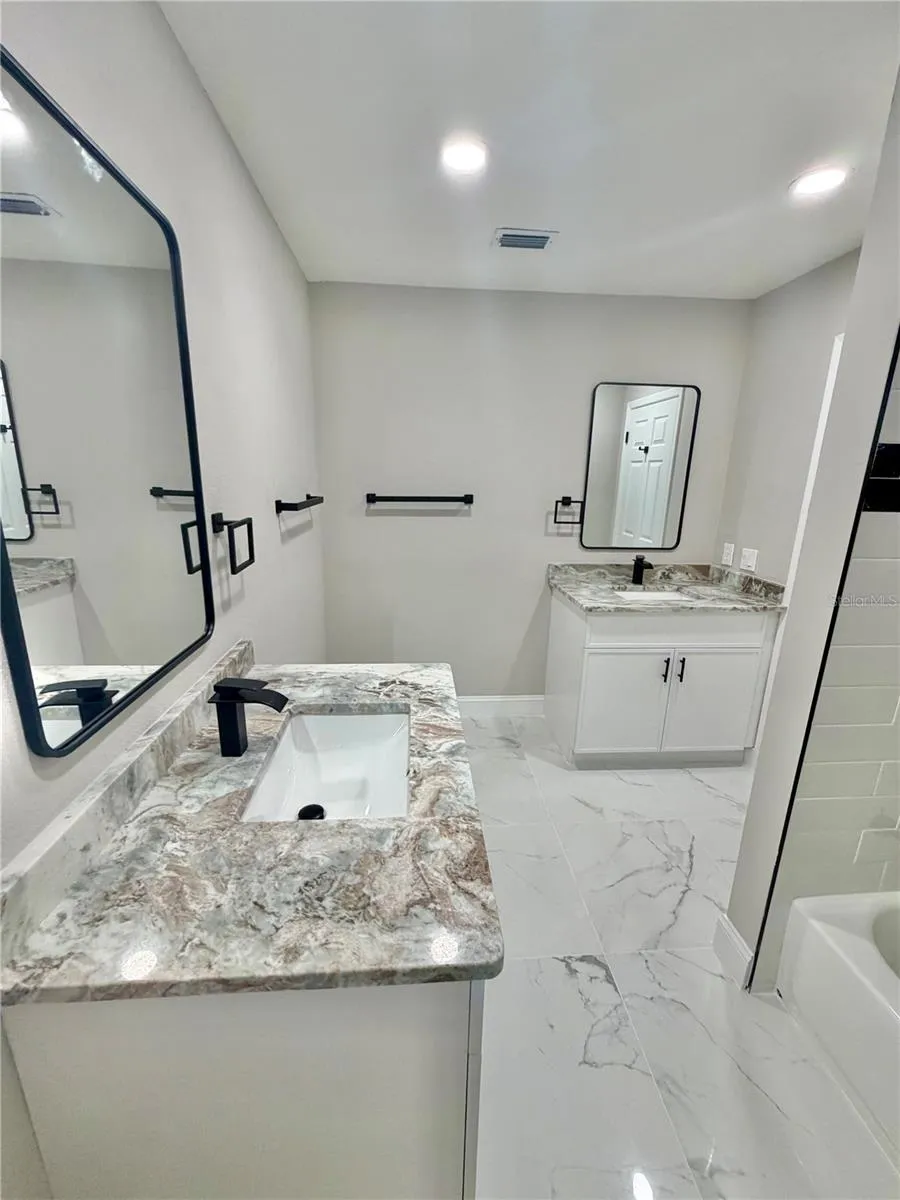 1202 MANDARIN DRIVE Holiday, FL 34691