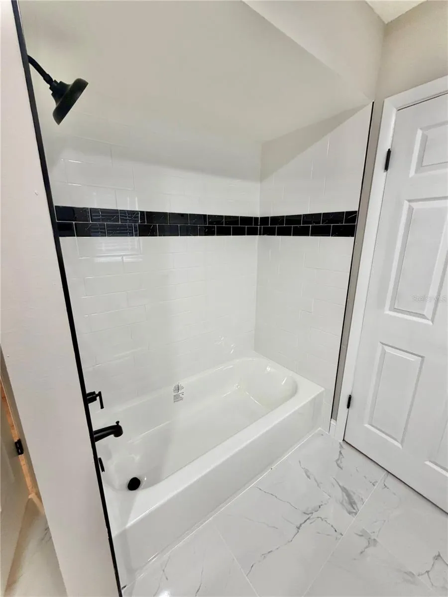 1202 MANDARIN DRIVE Holiday, FL 34691